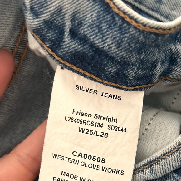 Silver Frisco straight minimal distressed light wash jeans - Picture 9 of 9
